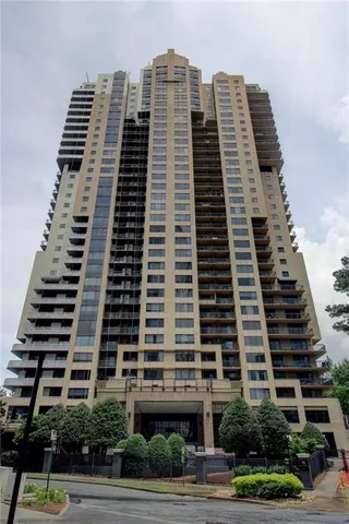 $320,000 | 3481 Lakeside Drive Northeast, Unit 902, Atlanta, GA 30326