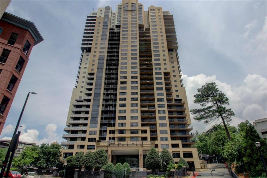 3481 Lakeside Drive Northeast, Unit 902 Atlanta, GA 30326 - Photo 43 of 43 a front view of a building