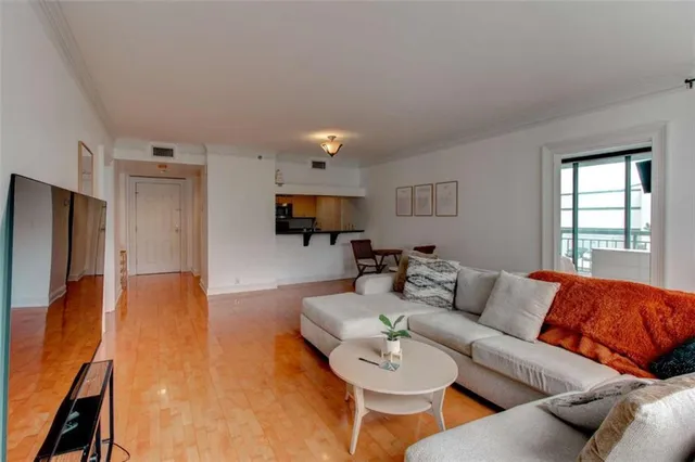 $320,000 | 3481 Lakeside Drive Northeast, Unit 902, Atlanta, GA 30326