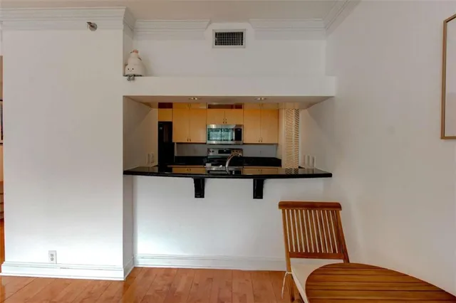 $320,000 | 3481 Lakeside Drive Northeast, Unit 902, Atlanta, GA 30326