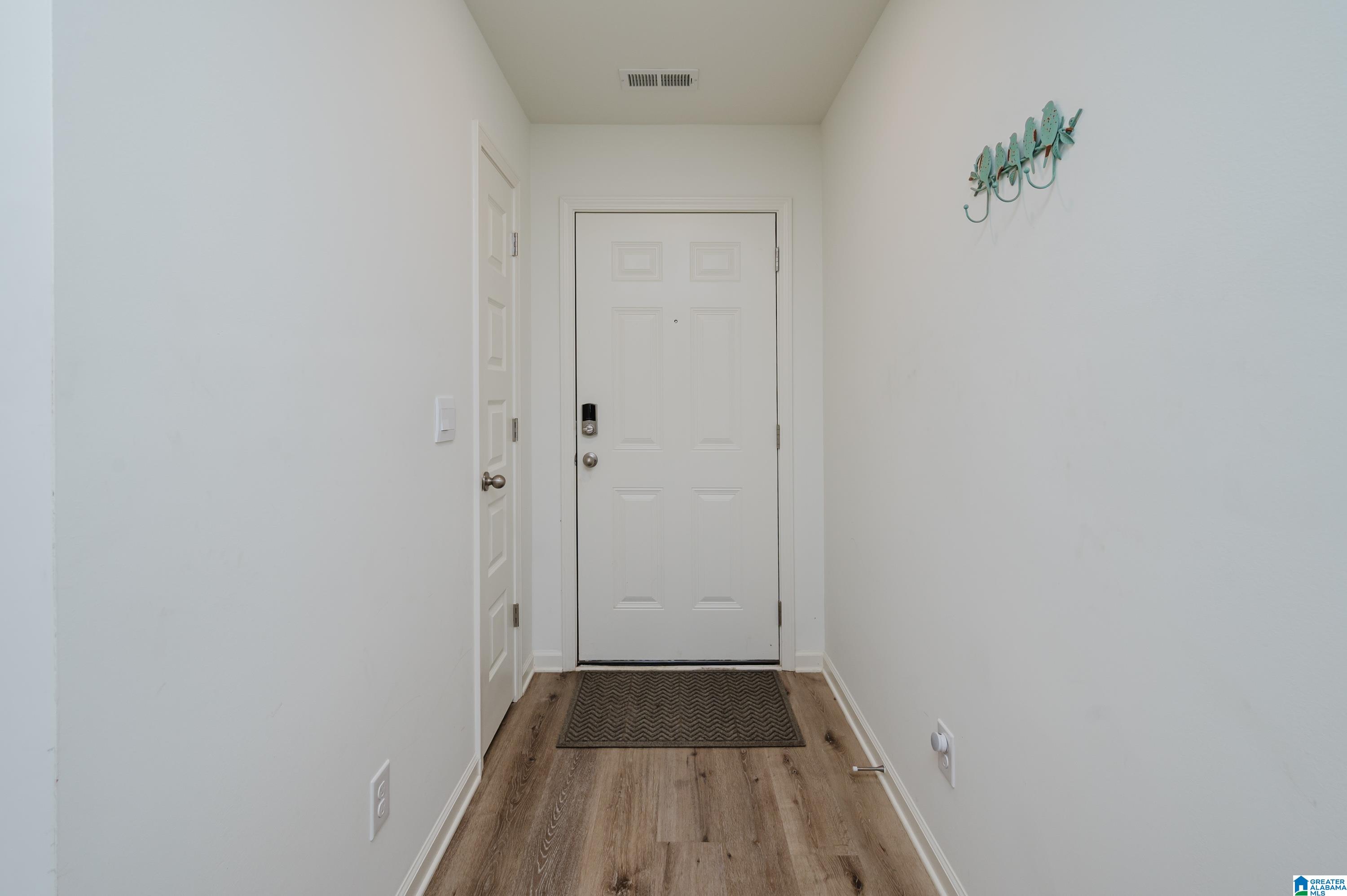 6982 Southern Trace Loop Leeds, AL 35094 - Photo 4 of 46