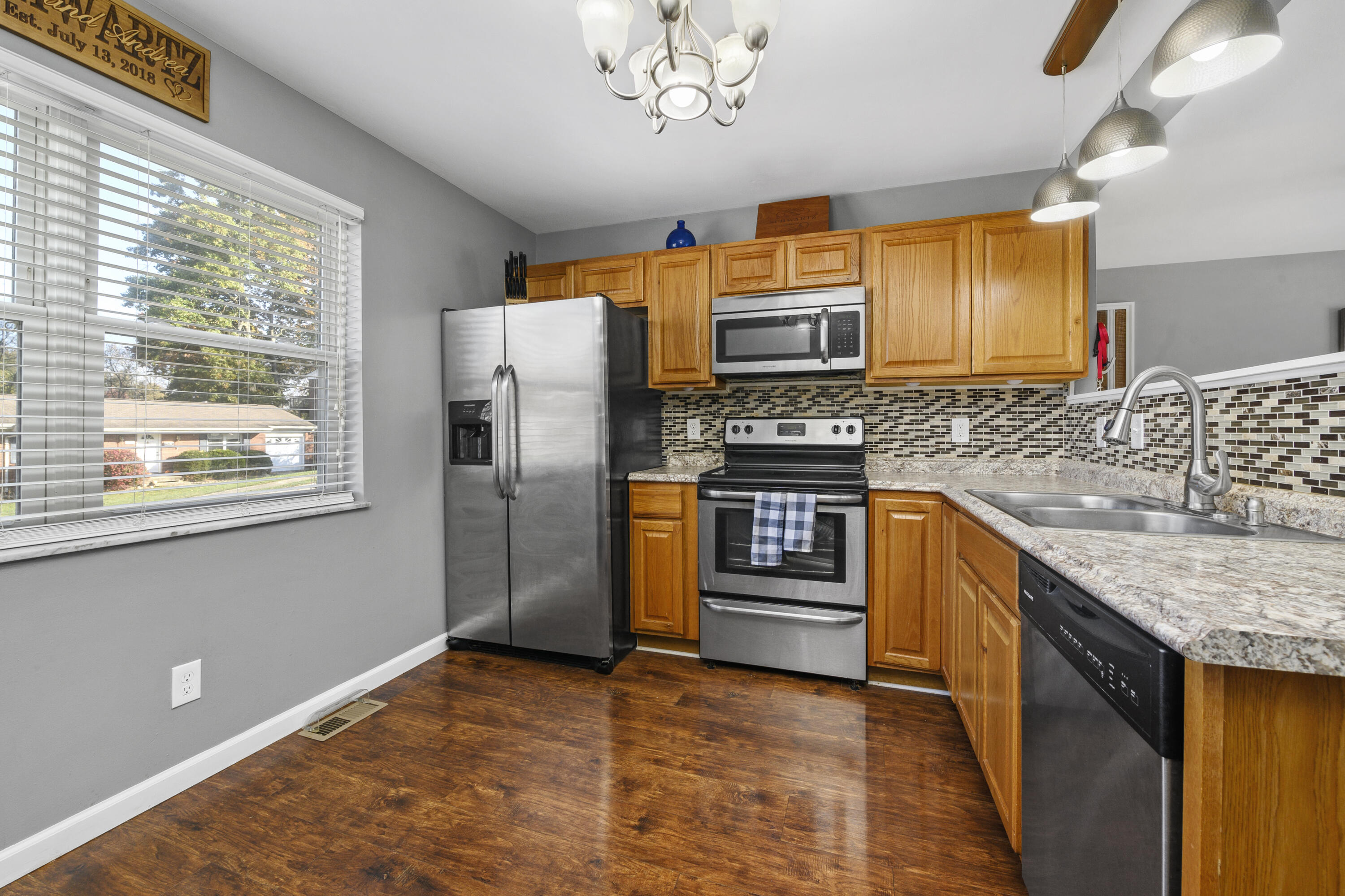 164 Raintree Road Florence, KY 41042 - Photo 8 of 32 Gallery Image 8