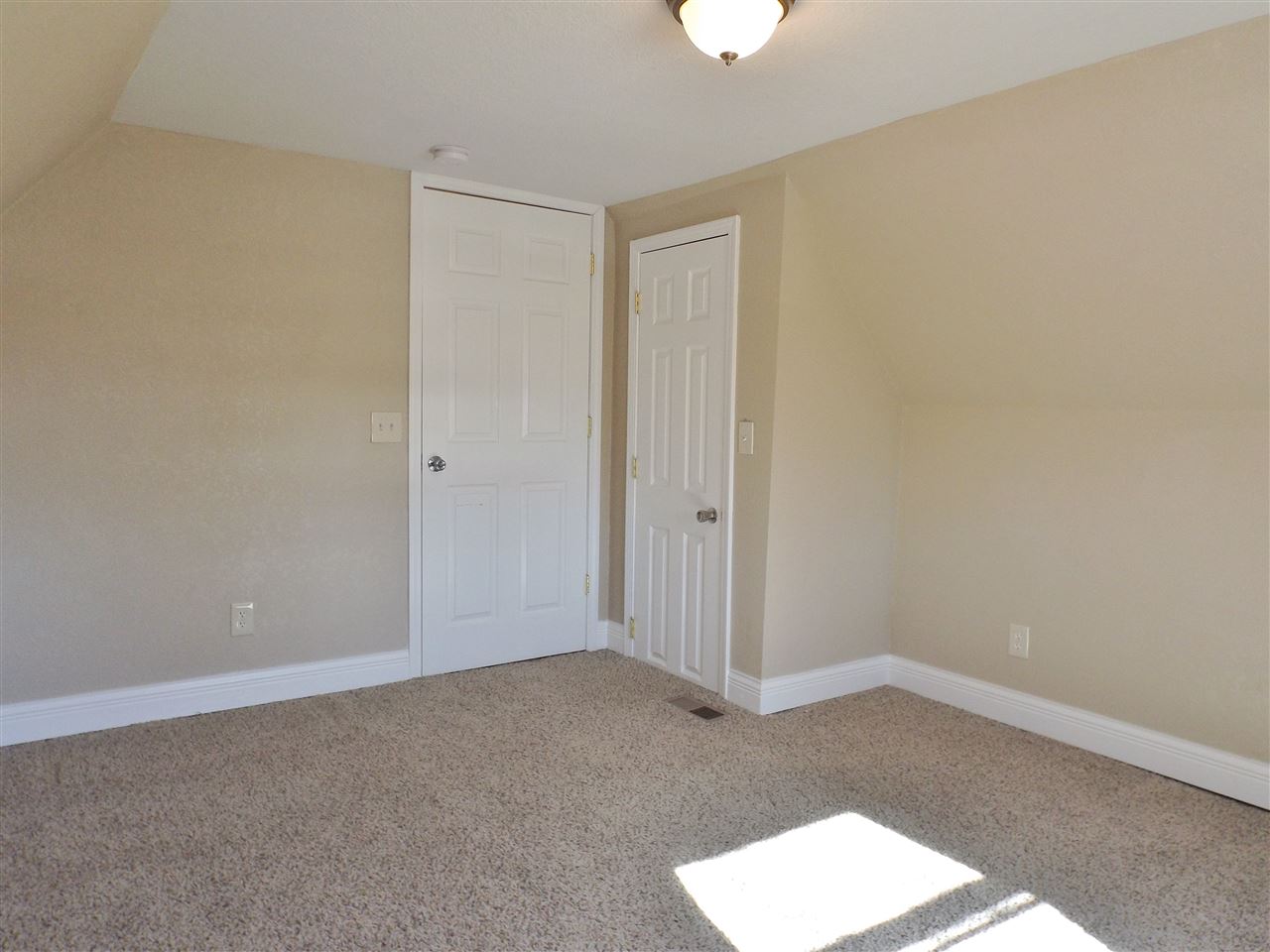311 East Oak Street Butler, IN 46721 - Photo 21 of 25
