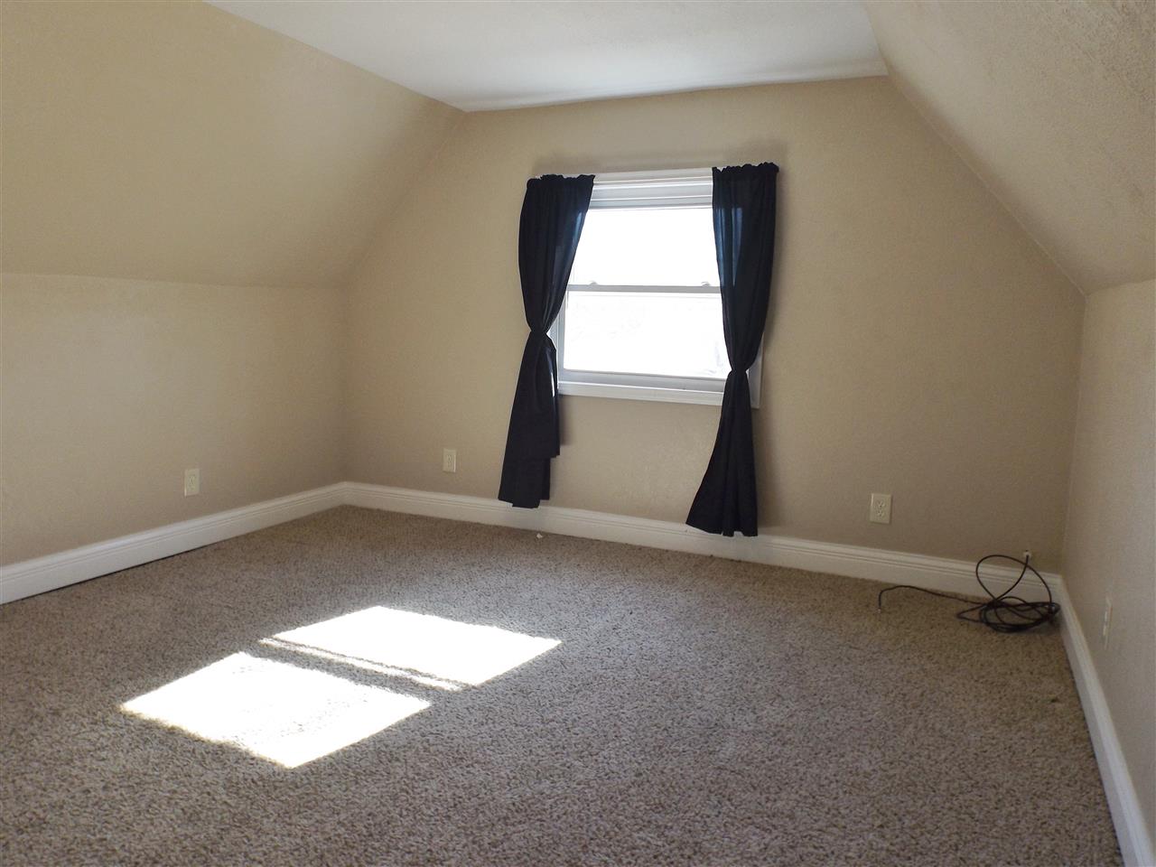 311 East Oak Street Butler, IN 46721 - Photo 22 of 25