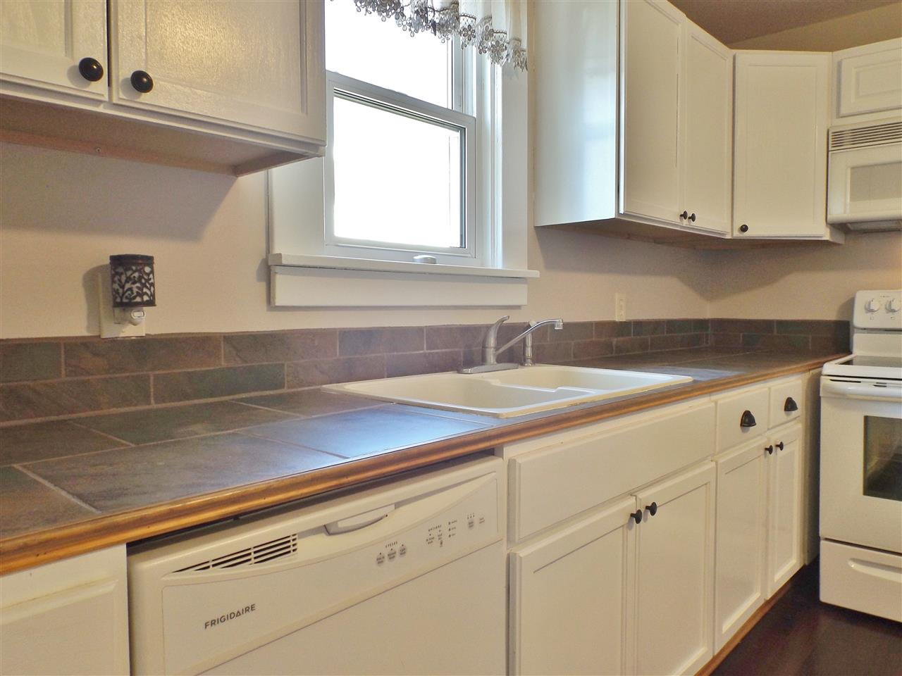 311 East Oak Street Butler, IN 46721 - Photo 6 of 25