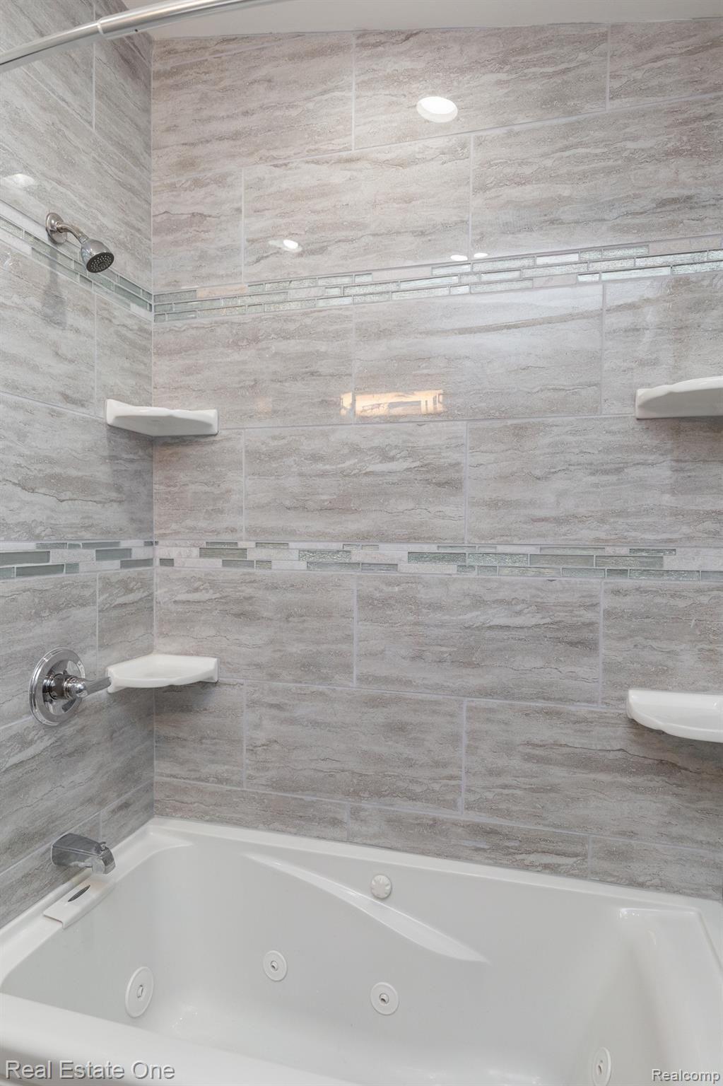 19130 Berg Road Detroit, MI 48219 - Photo 19 of 38 19130BergRd-19.jpg