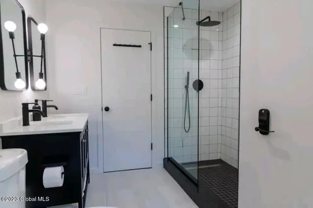 $925,000 | 686 Green Lake Road, Athens, NY 12414