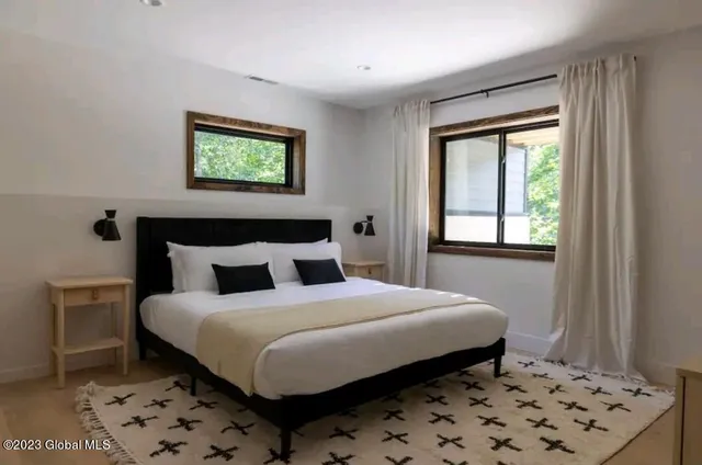 $925,000 | 686 Green Lake Road, Athens, NY 12414