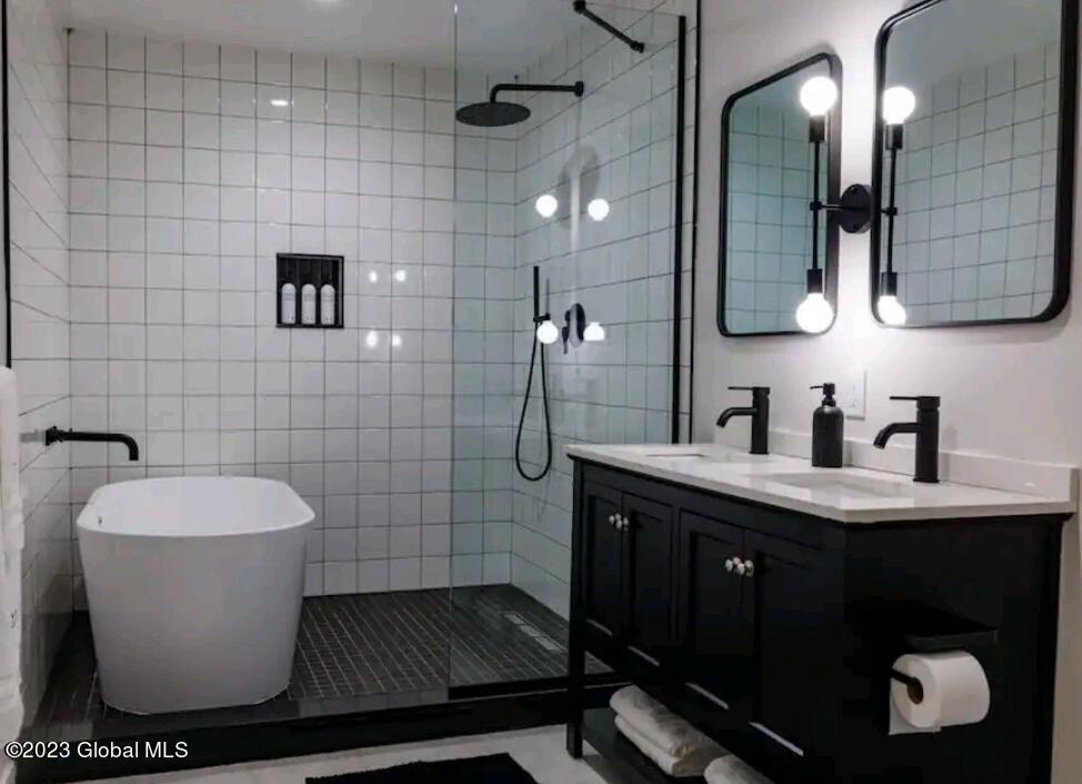 686 Green Lake Road Athens, NY 12414 - Photo 26 of 33 Screenshot_20231110_113532_Airbnb