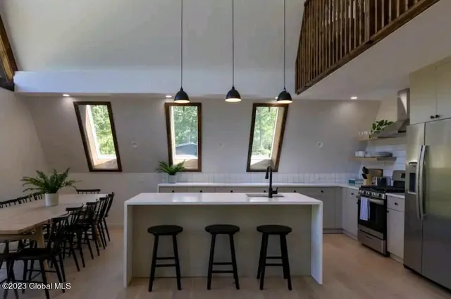 $925,000 | 686 Green Lake Road, Athens, NY 12414