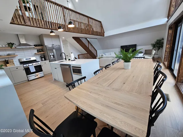 $925,000 | 686 Green Lake Road, Athens, NY 12414