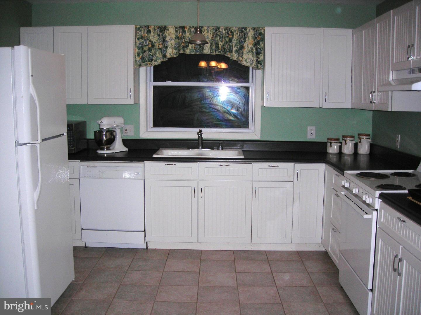 32 South Cedar Brook Road Sicklerville, NJ 08081 - Photo 8 of 22 Kitchen