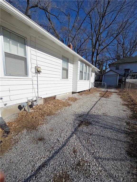 421 South Main Street Independence, MO 64050 - Photo 6 of 35