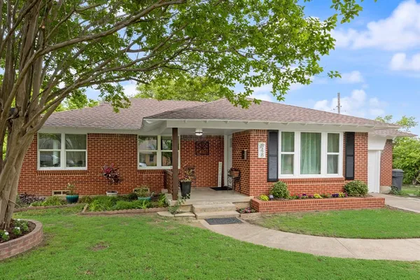 $287,500 | 848 Glen Arbor Drive, Dallas, TX 75241