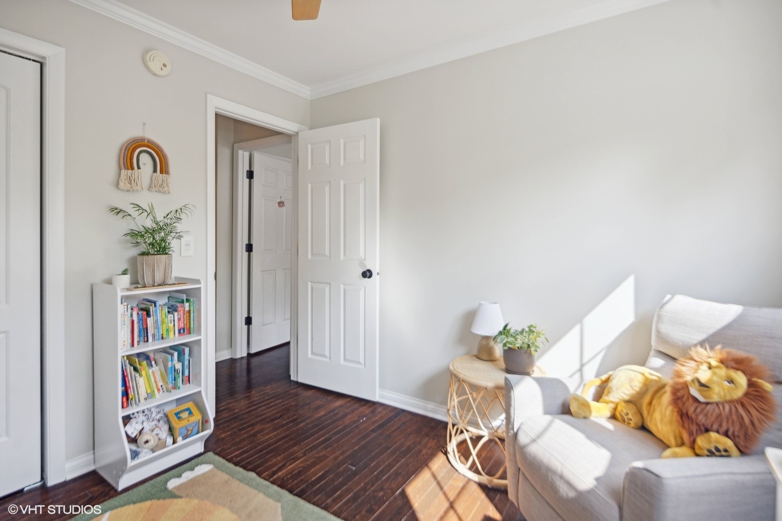 120 North Lambert Road Glen Ellyn, IL 60137 - Photo 17 of 30 a living room with furniture and book shelf