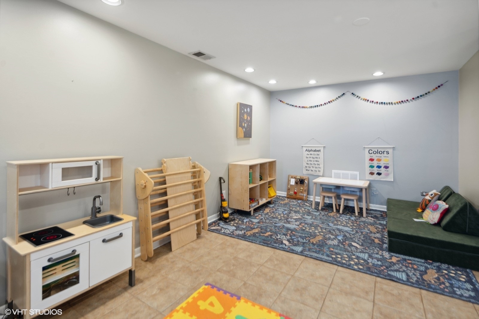 120 North Lambert Road Glen Ellyn, IL 60137 - Photo 21 of 30 a living room with furniture and a fireplace