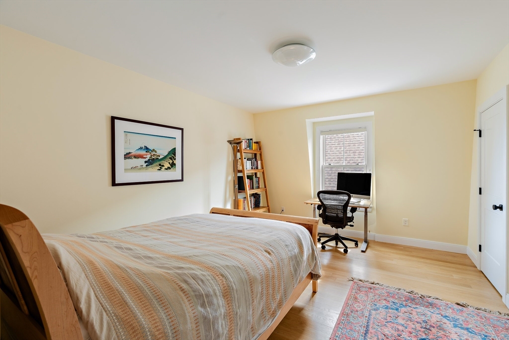 12 Putnam Street, Unit B Somerville, MA 02143 - Photo 16 of 27
