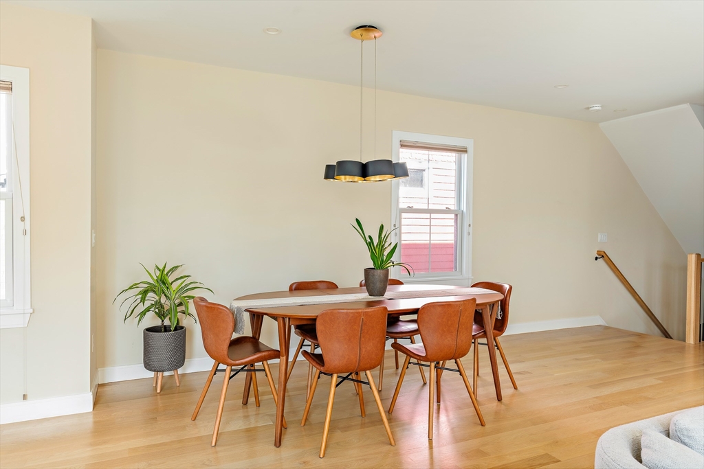 12 Putnam Street, Unit B Somerville, MA 02143 - Photo 4 of 27