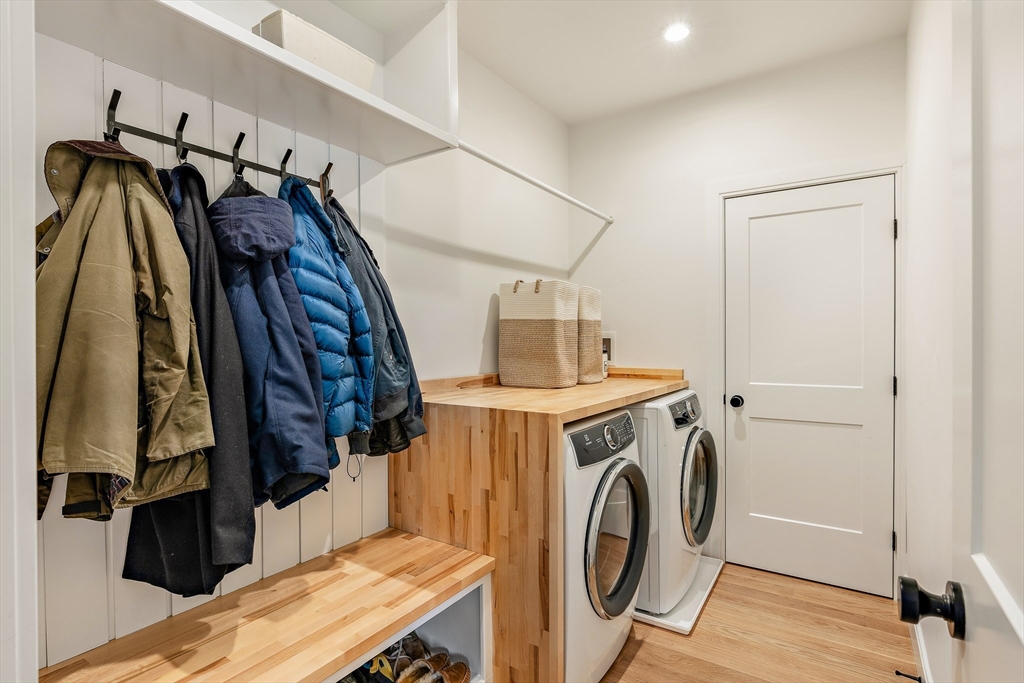 12 Putnam Street, Unit B Somerville, MA 02143 - Photo 10 of 27