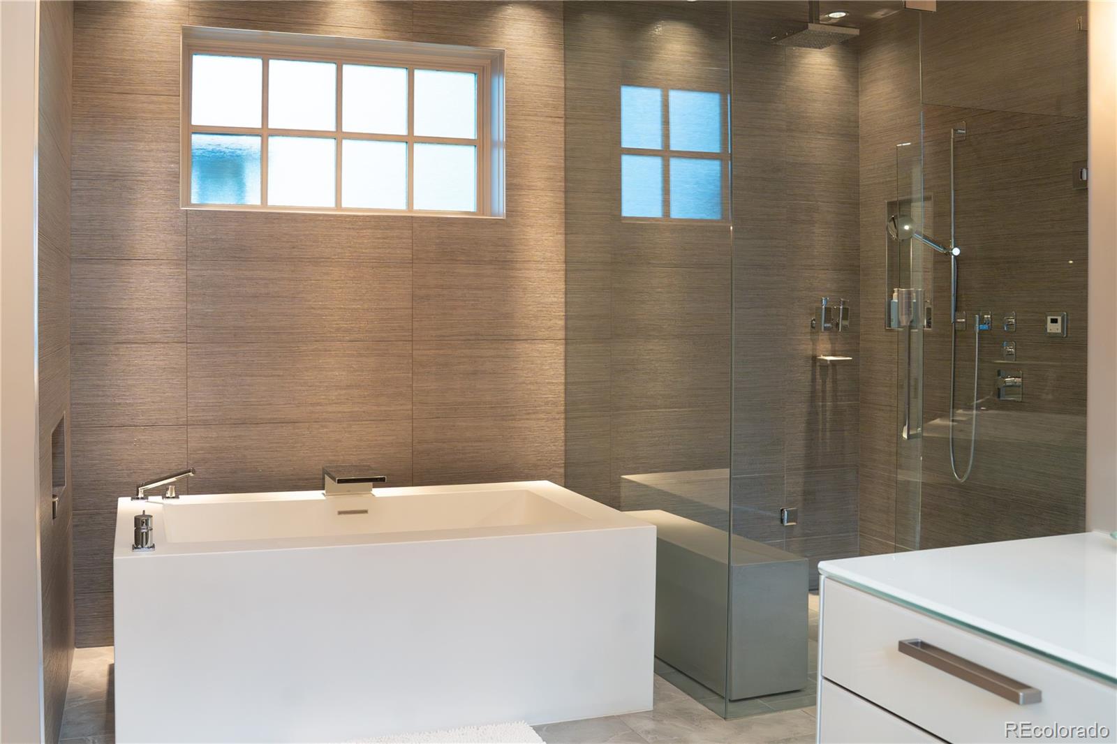190 South Glencoe Street, Unit R Denver, CO 80246 - Photo 12 of 20 Gallery Image 12