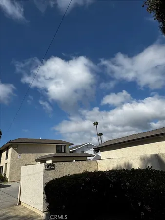 $3,000 | 1999 Maple Avenue, Unit 202, Costa Mesa, CA 92627