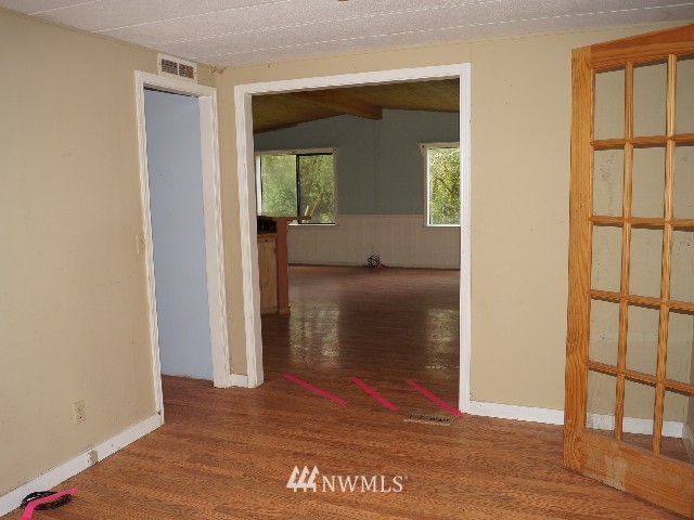 12912 Wallace Road Southeast Olalla, WA 98359 - Photo 9 of 25 Gallery Image 9