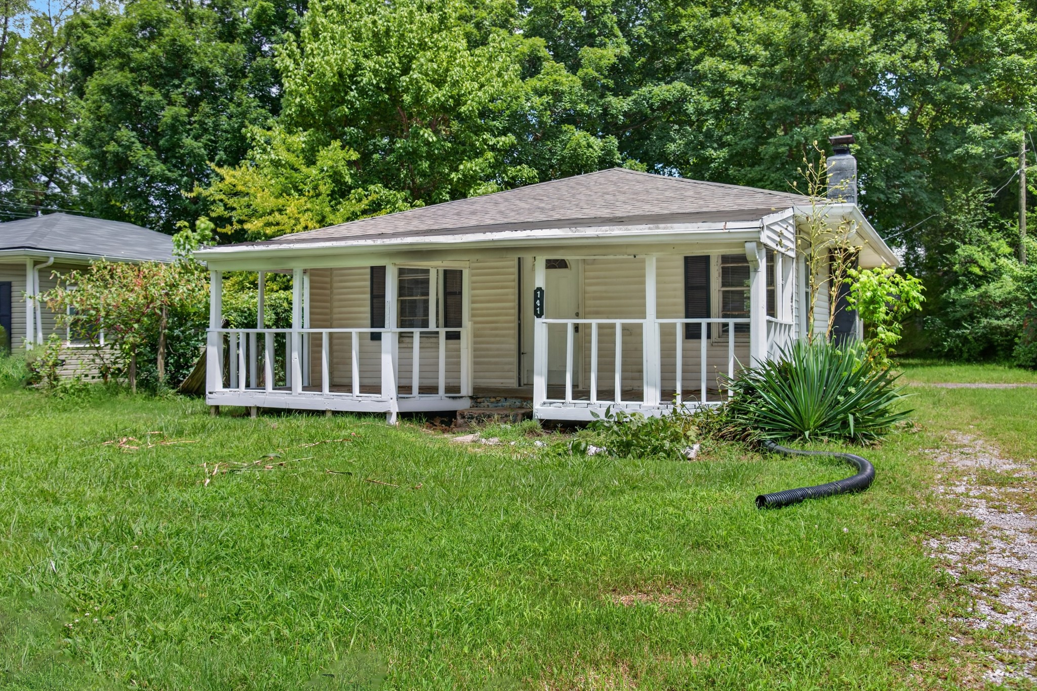 141 West Rossview Road Clarksville, TN 37040 - Photo 3 of 27 Gallery Image 3