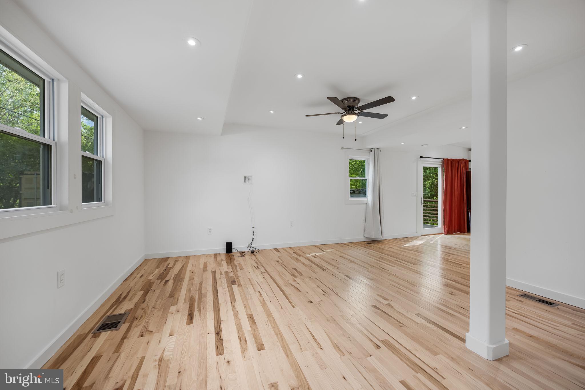 7310 Macedonia Road Woodford, VA 22580 - Photo 3 of 19 Open concept Living room