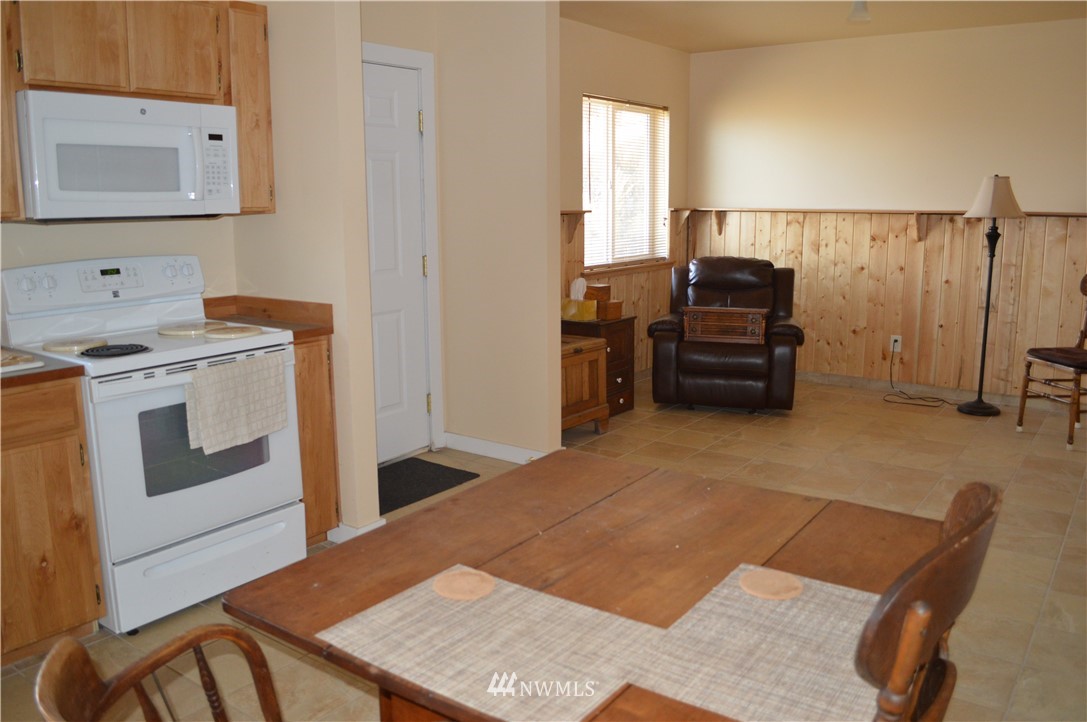 24 Bronco Lane Riverside, WA 98849 - Photo 5 of 22 Gallery Image 5