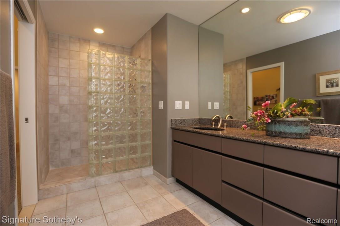 731 Stanford Circle Rochester, MI 48309 - Photo 27 of 52 Beautiful Shower in Master Bath