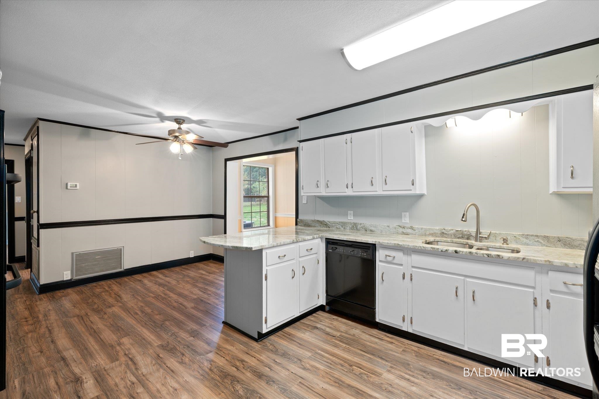 11119 Lakeside Circle Grand Bay, AL 36541 - Photo 5 of 38