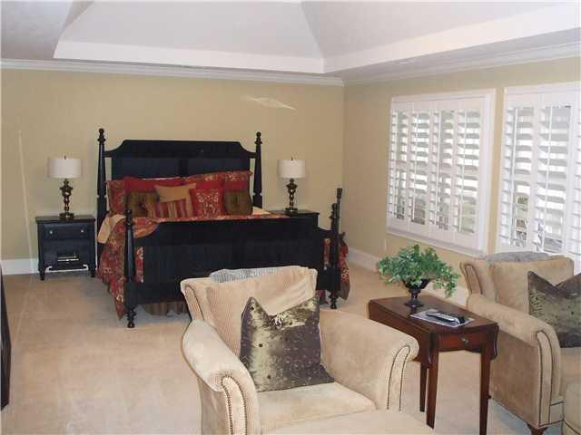 2183 Finchley Road Carmel, IN 46032 - Photo 12 of 24 Gallery Image 12