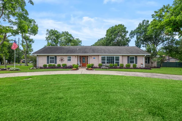 $370,000 | 5707 Guyler Street, Wallis, TX 77485