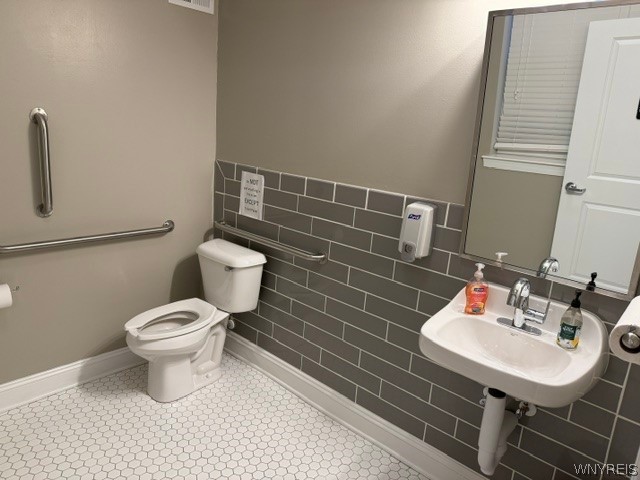 610 Ayer Road, Unit 6 Amherst, NY 14221 - Photo 23 of 23 Community Room Bathroom