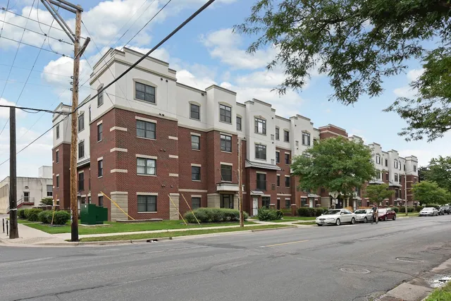 $1,800 | 619 Southeast 8th Street, Minneapolis, MN 55414