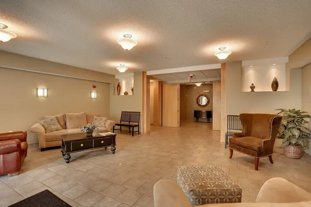 $1,800 | 619 Southeast 8th Street, Minneapolis, MN 55414