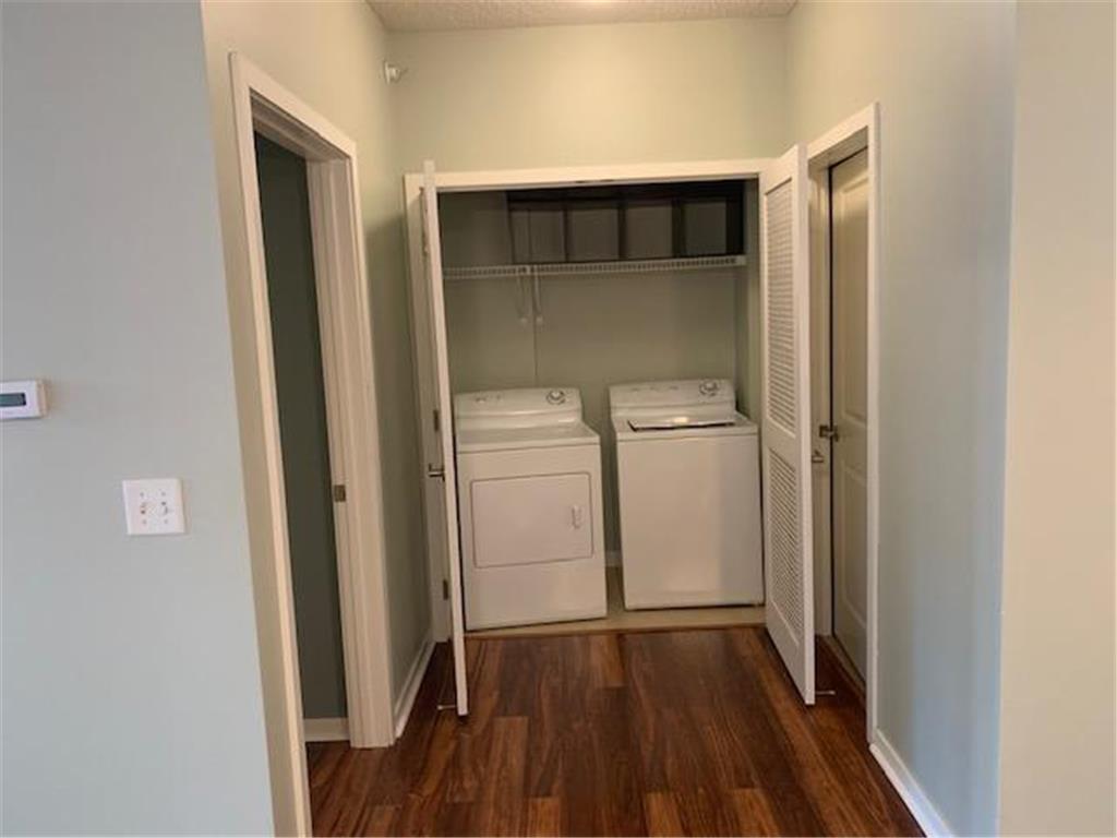 619 Southeast 8th Street Minneapolis, MN 55414 - Photo 4 of 14