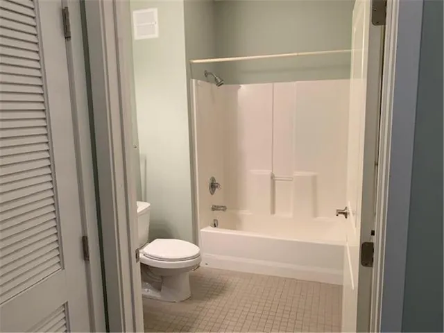 $1,800 | 619 Southeast 8th Street, Minneapolis, MN 55414