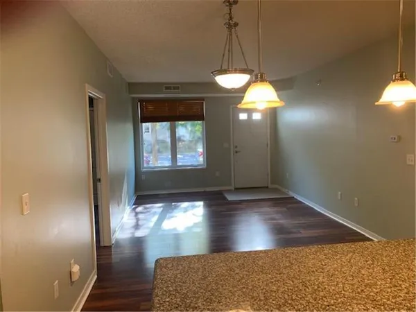 $1,800 | 619 Southeast 8th Street, Minneapolis, MN 55414