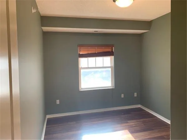 $1,800 | 619 Southeast 8th Street, Minneapolis, MN 55414