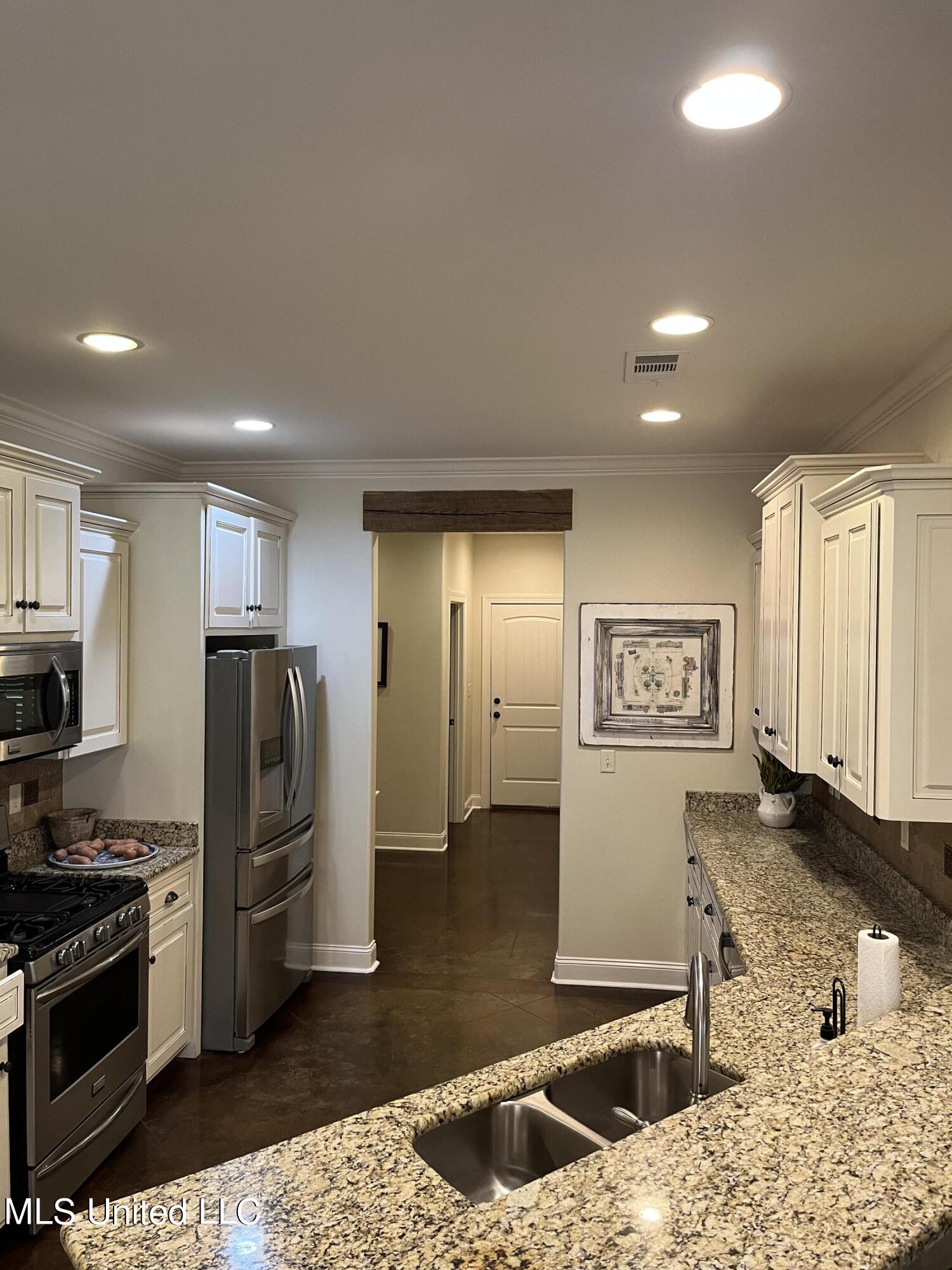 854 Shadow View Drive Hernando, MS 38632 - Photo 7 of 25 IMG_4300