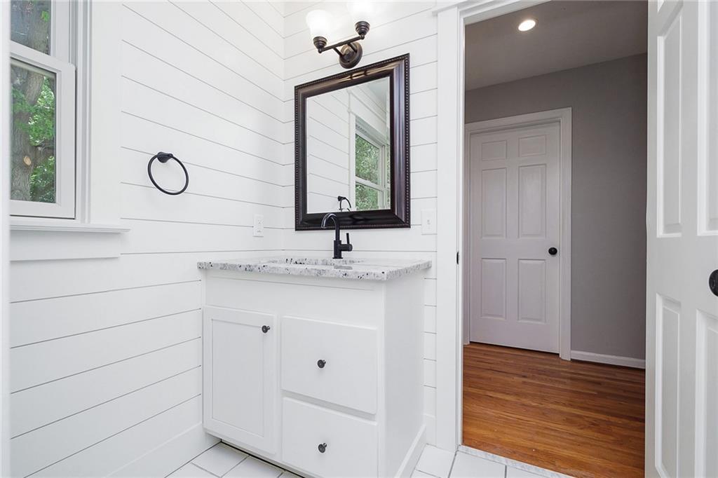 8719 Lancaster Road Indianapolis, IN 46260 - Photo 19 of 41 Gallery Image 19