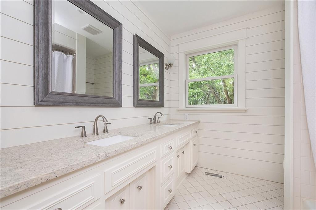 8719 Lancaster Road Indianapolis, IN 46260 - Photo 26 of 41 Gallery Image 26