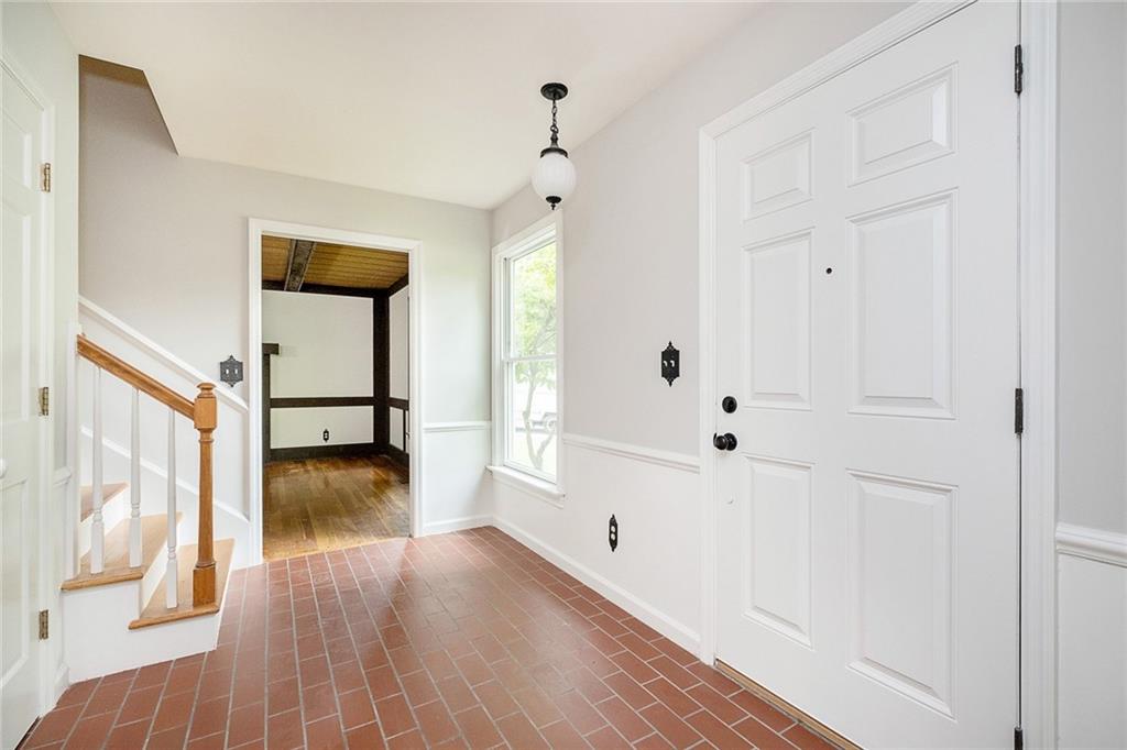 8719 Lancaster Road Indianapolis, IN 46260 - Photo 4 of 41 Gallery Image 4