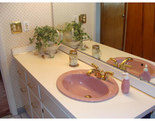 12 Apple Tree Road Tewksbury, MA 01876 - Photo 11 of 14 Gallery Image 11