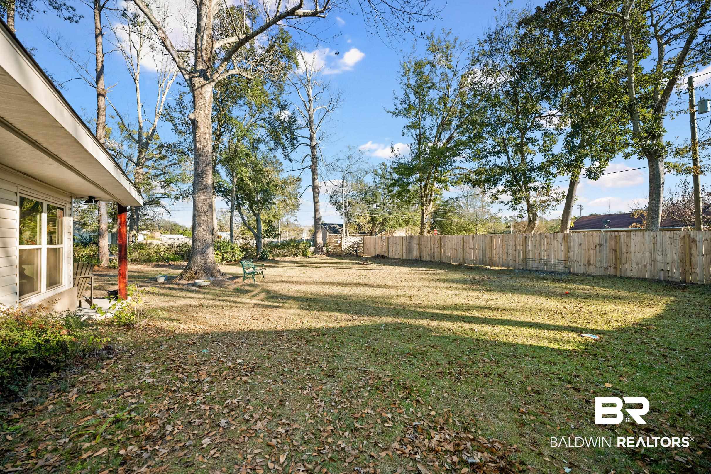 401 West Myrtle Avenue Foley, AL 36535 - Photo 34 of 39 View of yard