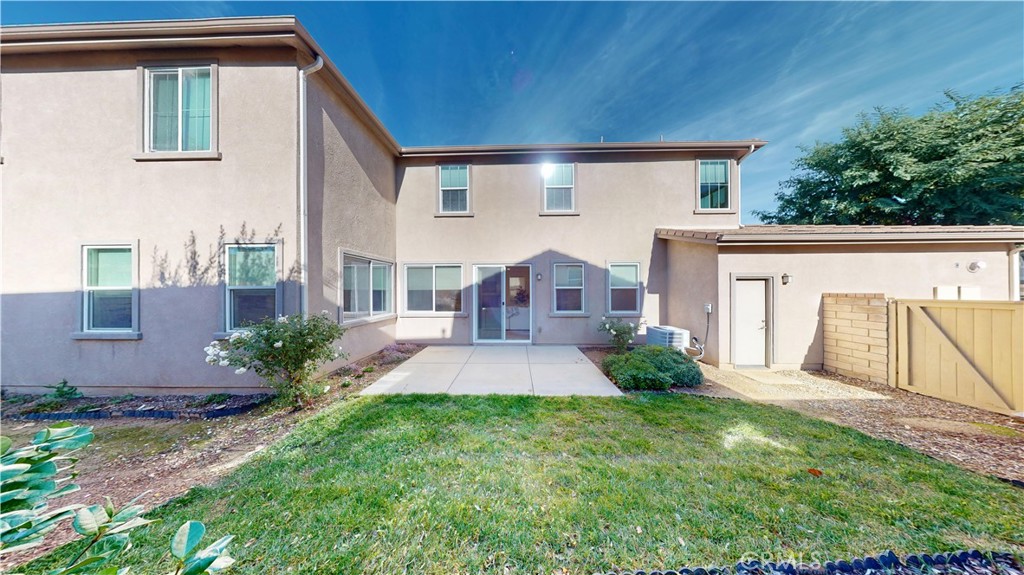 28620 Vista Del Rio Drive Valencia, CA 91354 - Photo 38 of 40 a front view of a house with garden