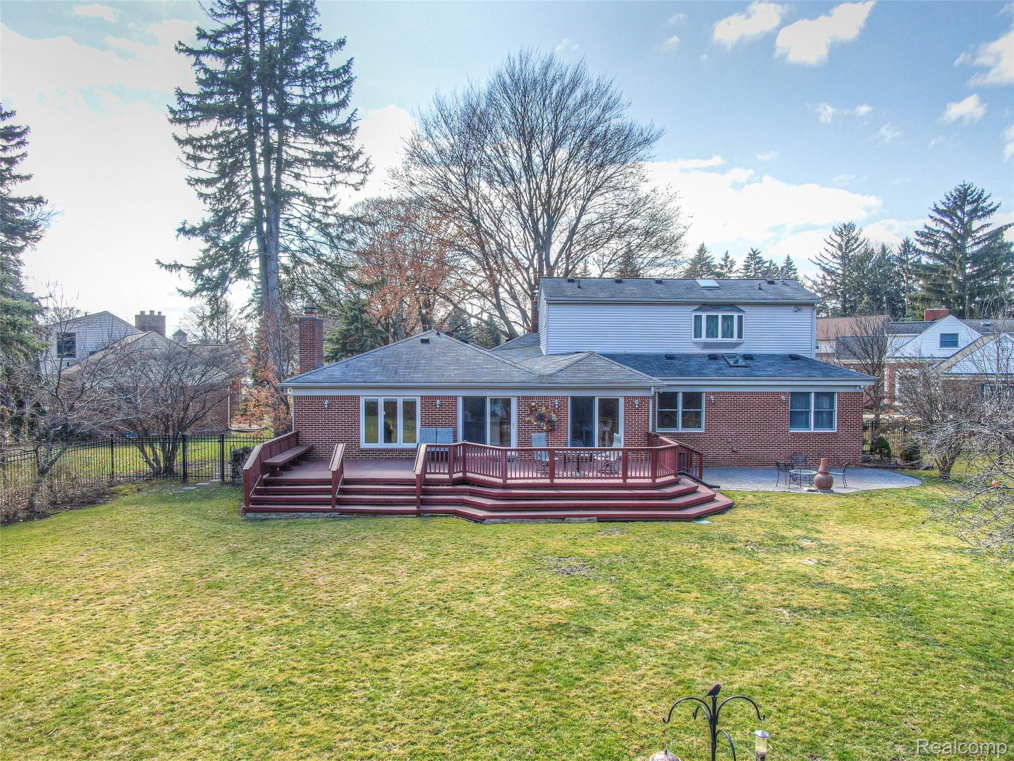 6 Ridgemont Court Dearborn, MI 48124 - Photo 4 of 54 -17.jpg
