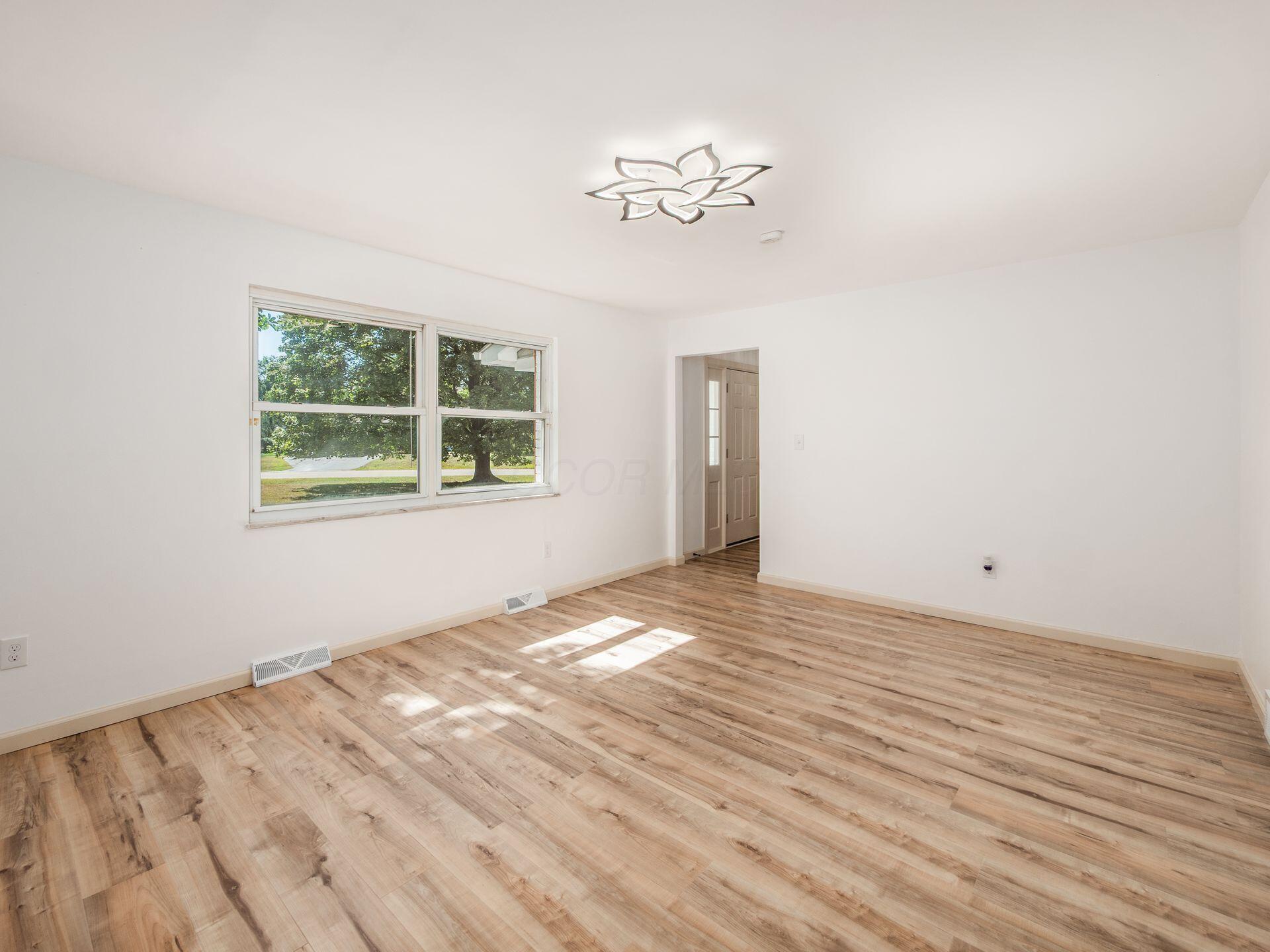 856 Cummington Road Columbus, OH 43213 - Photo 11 of 75 010_bc28_A 856 Cummington 011