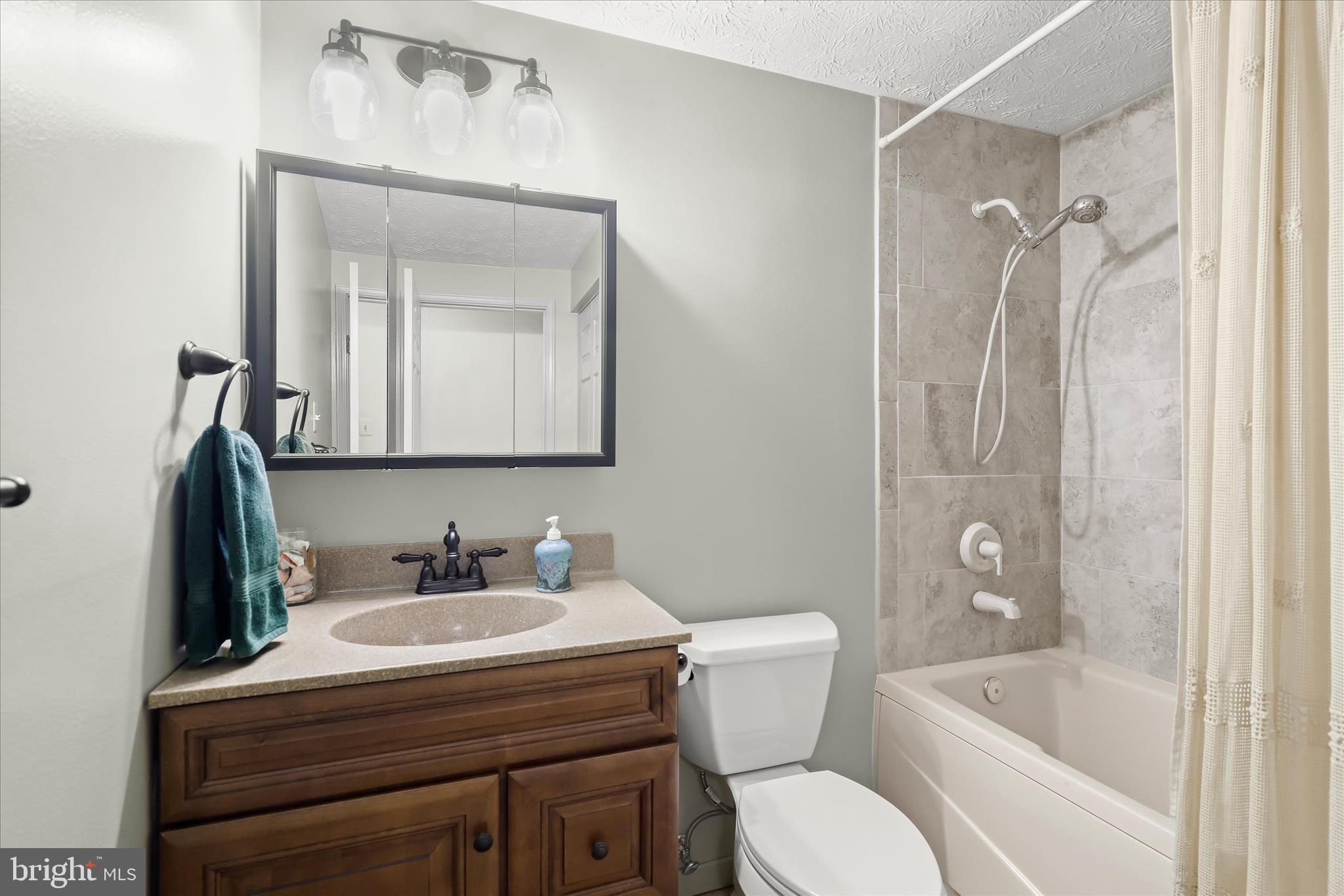 3346 Kump Station Road Taneytown, MD 21787 - Photo 28 of 73 Hall Bath